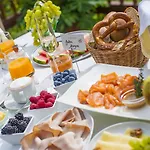 Gastein - Ganzjaehrig Inklusive Alpentherme Gastein & Sommersaison Inklusive Gasteiner Bergbahnen Szálloda 3*