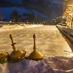 Szálloda Gastein - Ganzjaehrig Inklusive Alpentherme Gastein & Sommersaison Inklusive Gasteiner Bergbahnen 3*