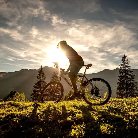 Gastein - Ganzjährig Inklusive Alpentherme - Sommersaison 2022 Zusätzlich Inklusive Gasteiner Bergbahnen Bad Hofgastein