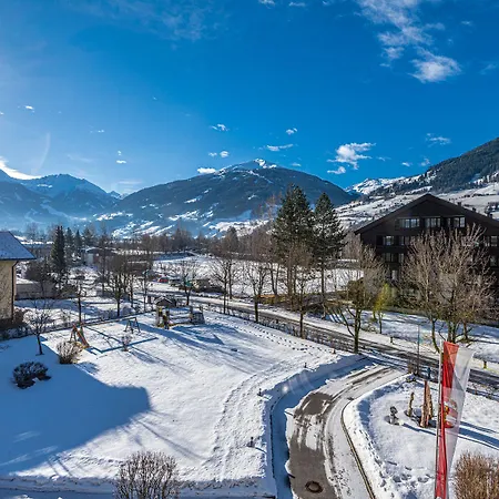 Отель Gastein - Ganzjaehrig Inklusive Alpentherme Gastein & Sommersaison Inklusive Gasteiner Bergbahnen Бад Хофгаштайн