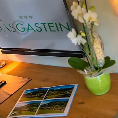 Отель Gastein - Ganzjaehrig Inklusive Alpentherme Gastein & Sommersaison Inklusive Gasteiner Bergbahnen 3*